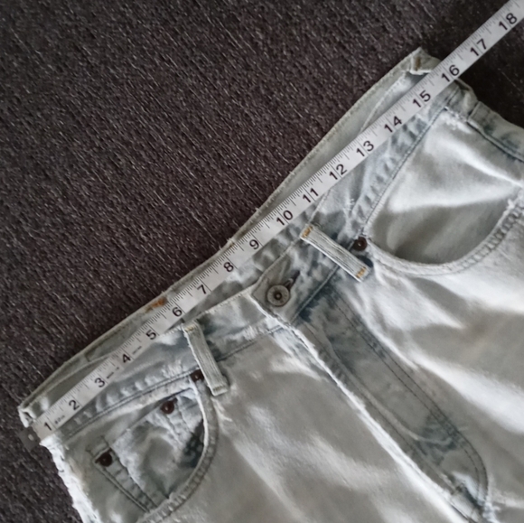 🍀VERY VTG Lucky Brand Jeans🍀 - White Distressed Button Fly Jean - Picture 13 of 16